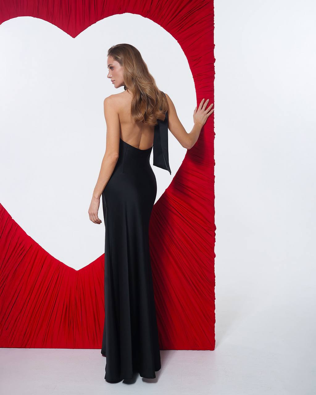 Elegant Black Maxi Dress in Dense Satin Fabric