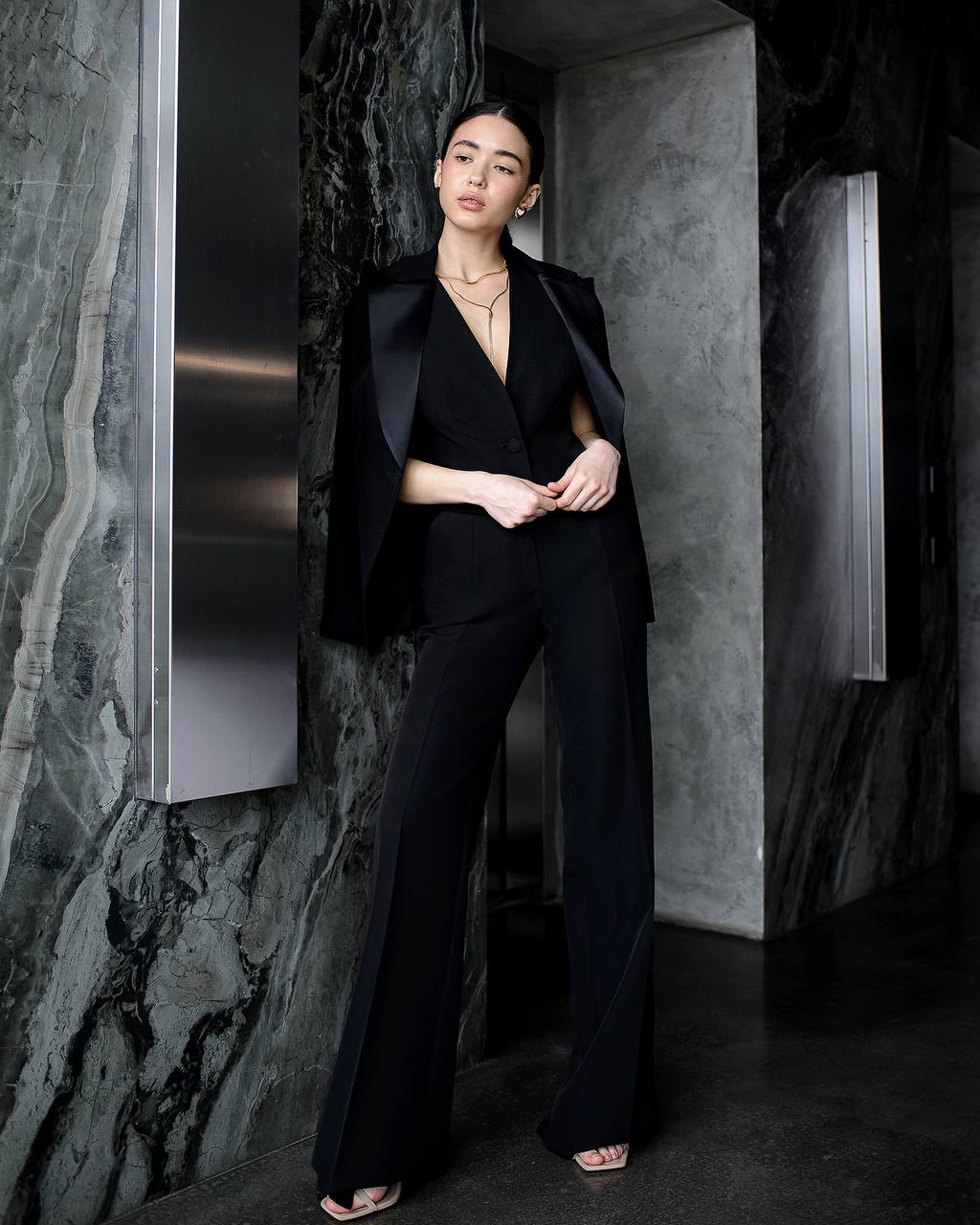 Womens Premium Diagonal Crepe Suit with Satin Collar