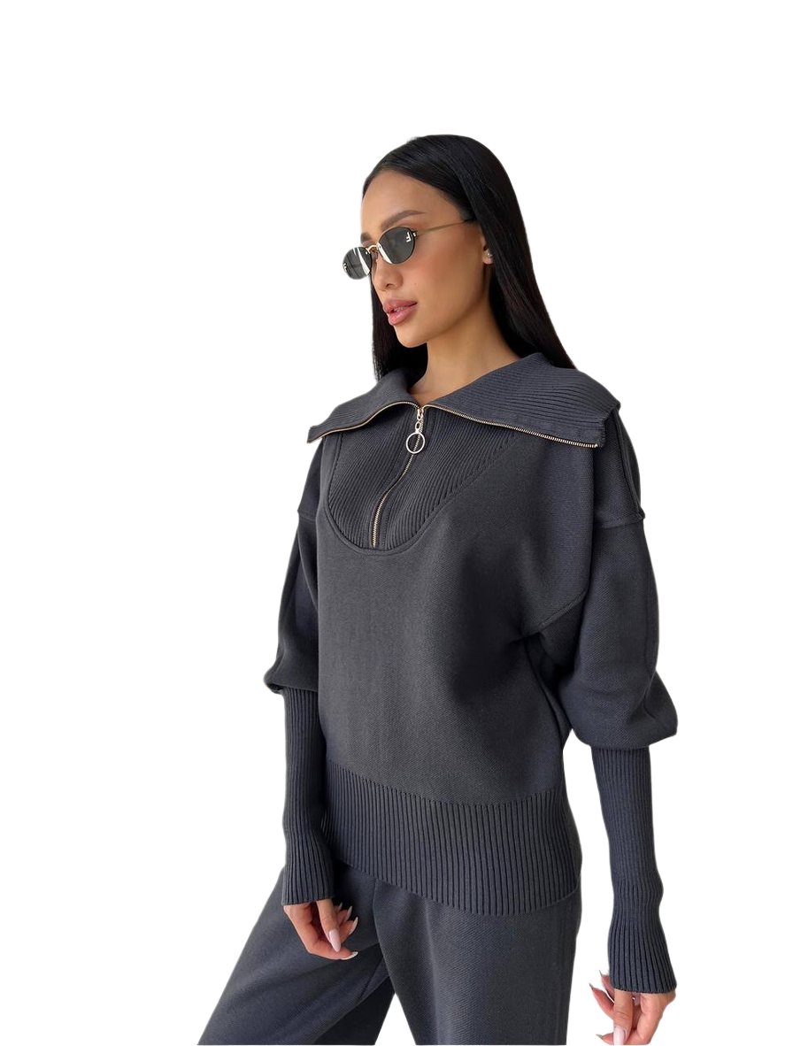 Luxurious Women's Knit Suit Sweater and Pants Set
