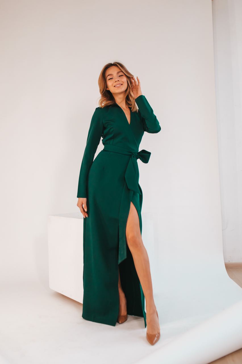 Elegant Standing Collar Dress in Crepe Fabric Perfect for Special Occasions