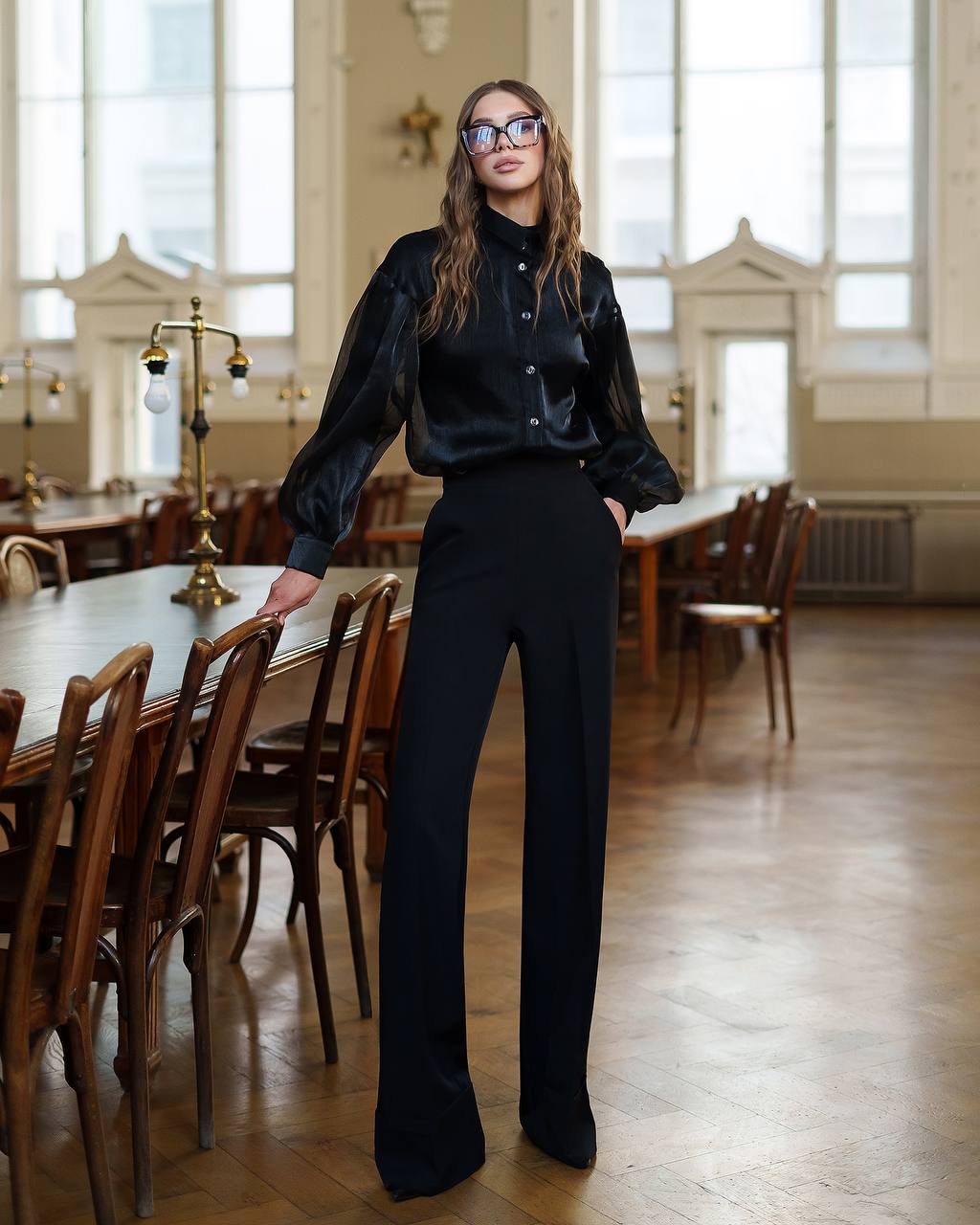 Elegant Women's Sheer Organza Blouse with Pleated Black and Smooth Milk Bases