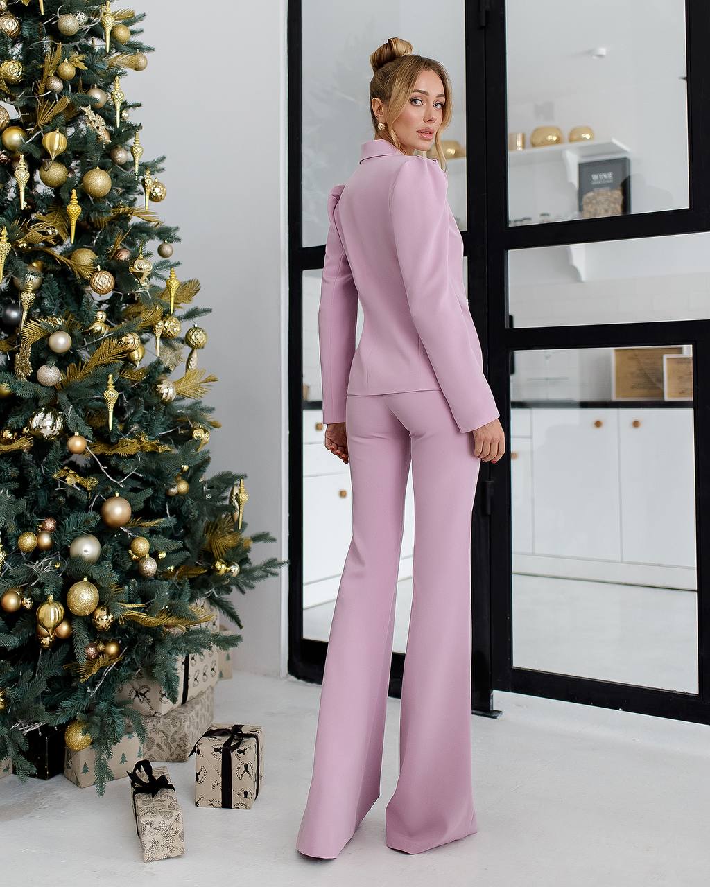 Womens Two-Piece Suit in Powder Crepe Diagonal Fabric