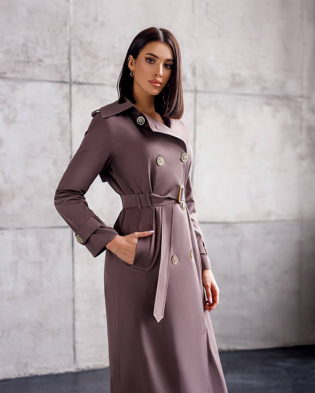 Stylish Cotton Trench Coat with Pockets and Belted Waist for Chic Fall Look