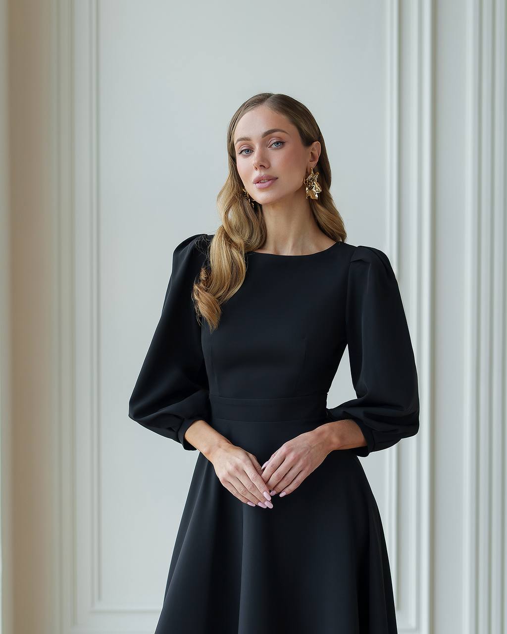 Elegant Midi Dress with Puff Sleeves and Cutout Back in Black