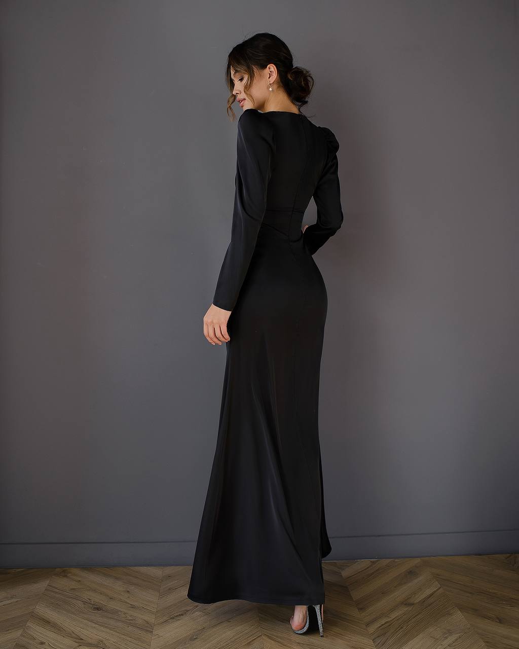 Elegant Black Maxi Dress with Long Sleeves and Front Slit