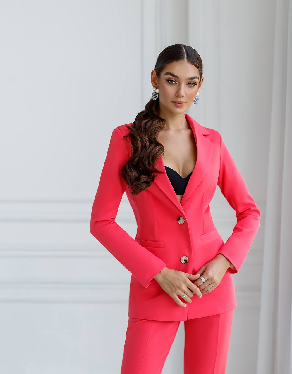 Stylish Trouser Suit with Lined Jacket Ideal for Any Occasion