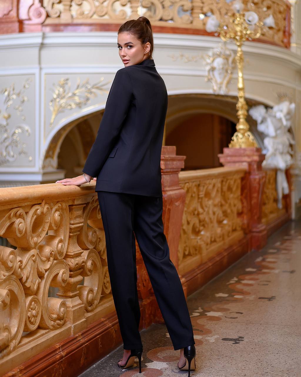 Women Elegant Double-Breasted Suit in Dense Luxury Diagonal Crepe