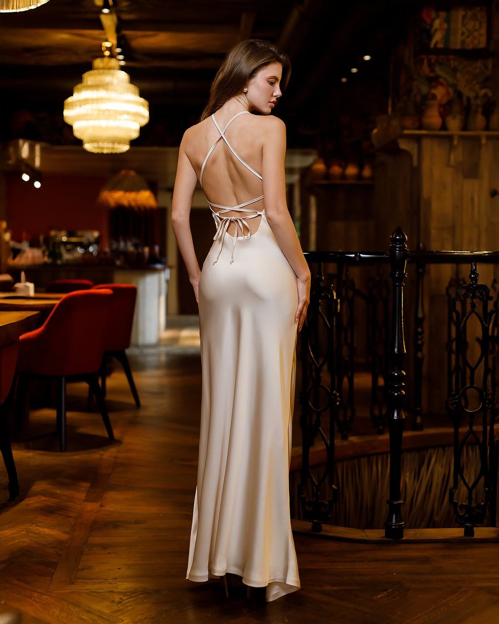Elegant Women's Maxi Dress in Dense Satin Fabric