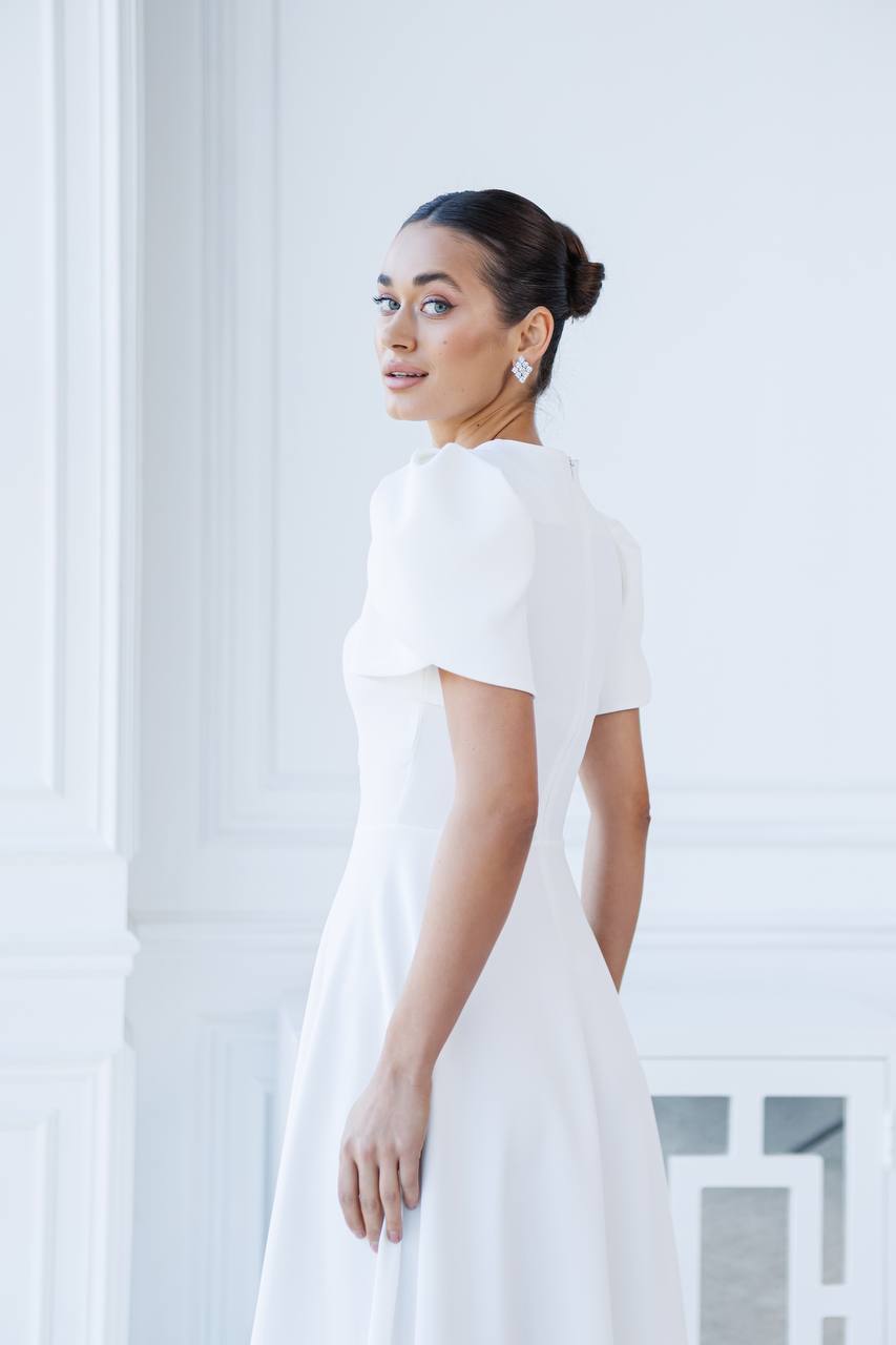 Elegant White Dress with Puff Sleeves for Women