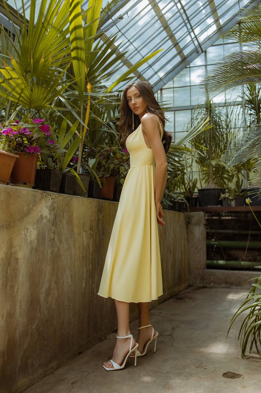 Sany Midi Dress in Light Banana Yellow Premium Knitwear