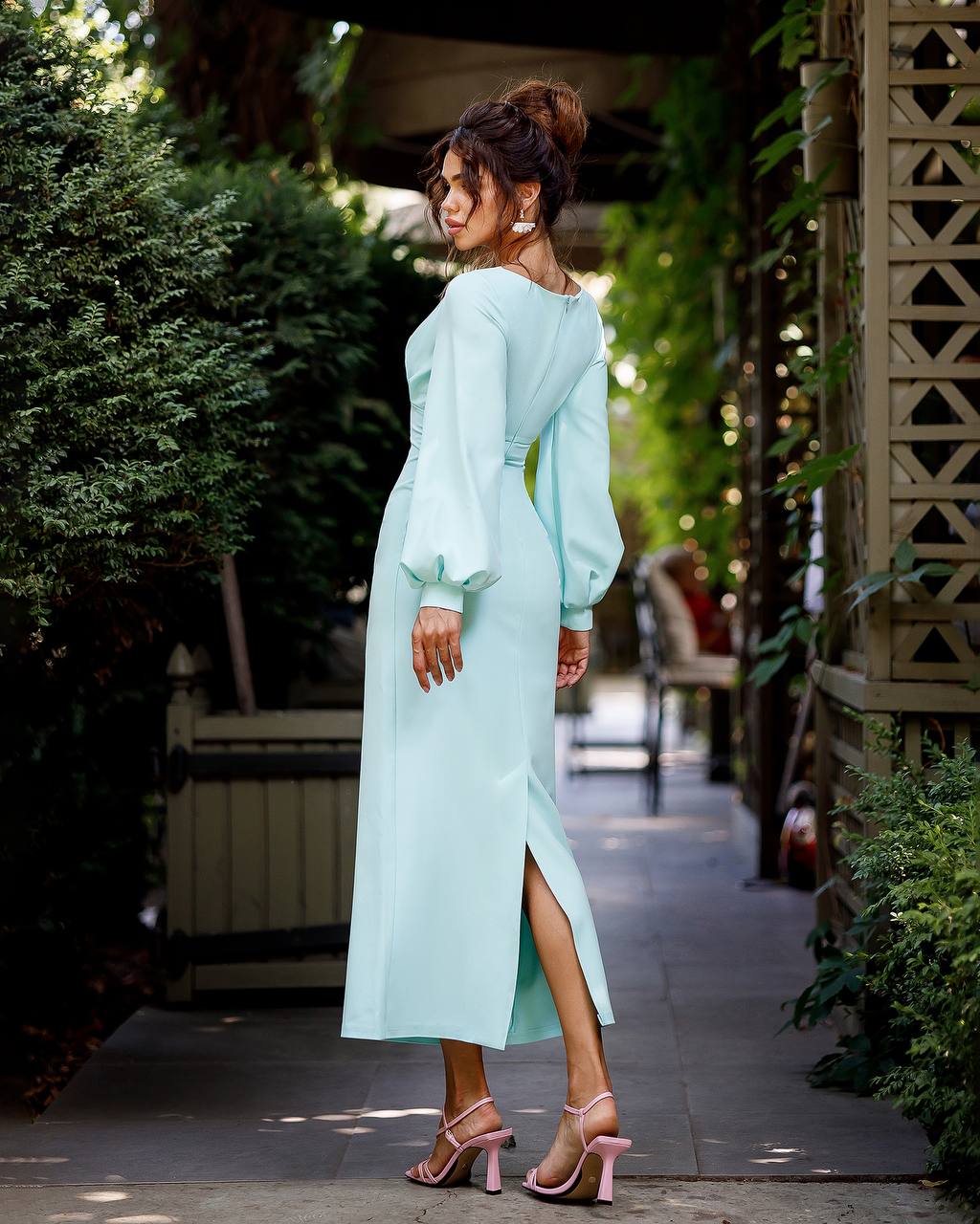 Elegant Midi Dress in Tiffany Blue with Balloon Sleeves
