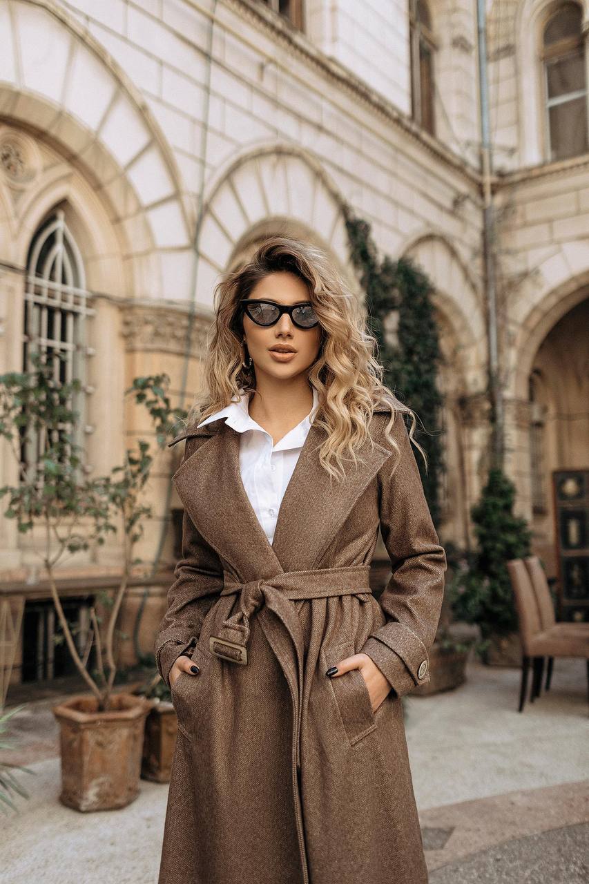 Elegant Wool Coat with Long Length and Belted Waist for Stylish Fall Wardrobe