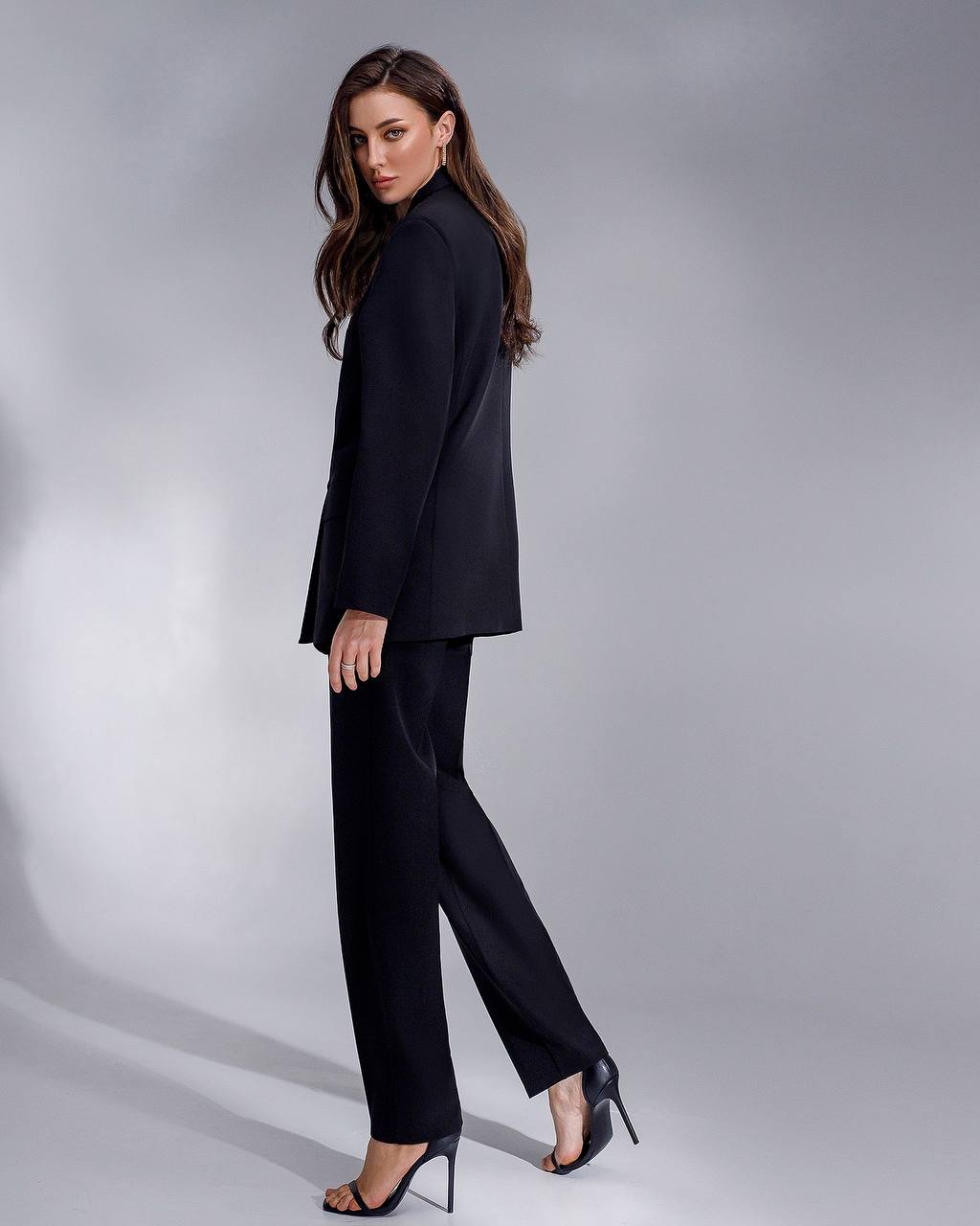 Women Elegant Double-Breasted Suit in Dense Luxury Diagonal Crepe