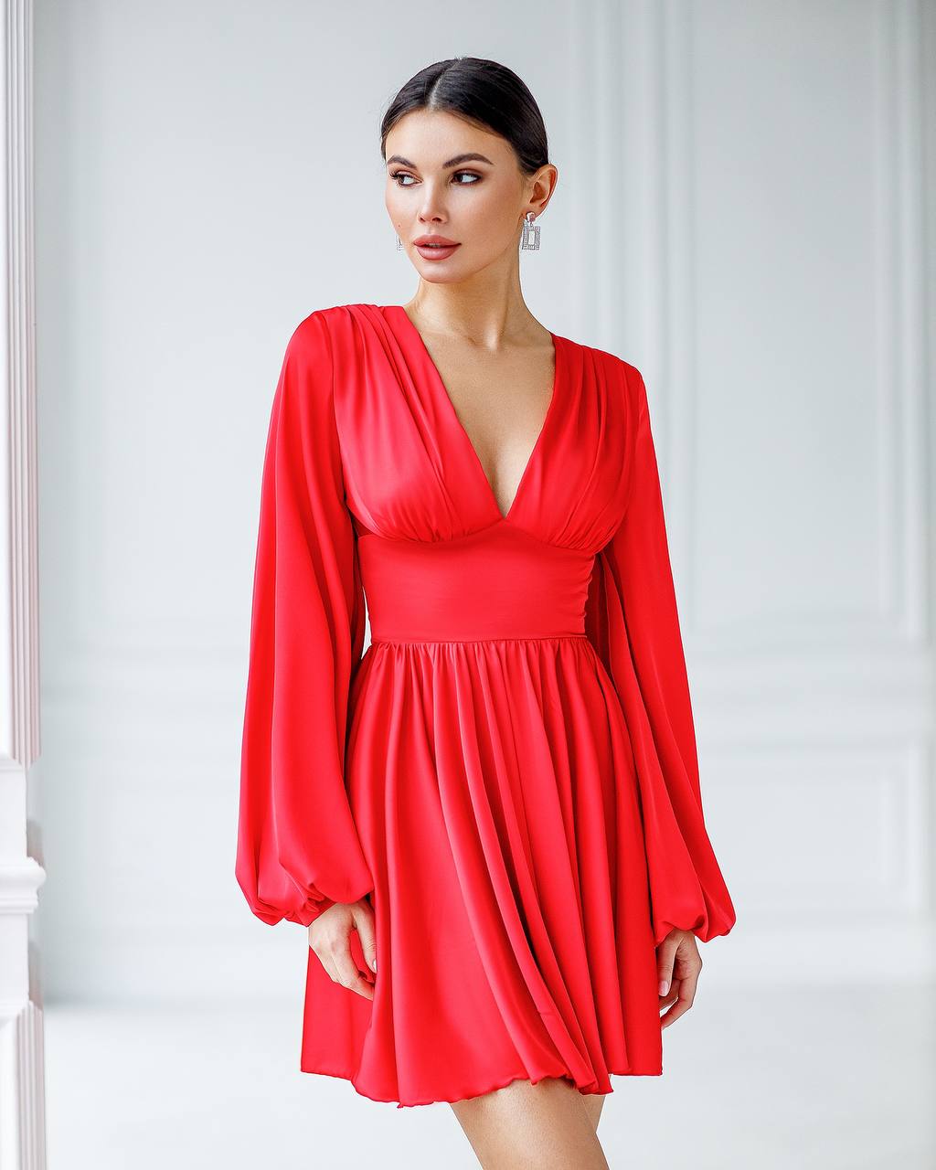 Elegant Red Thick Silk Dress with Long Balloon Sleeves
