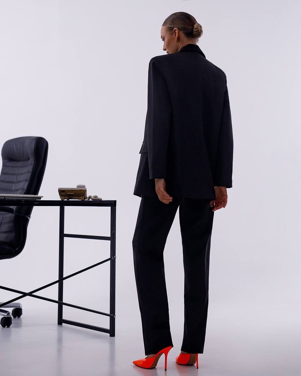 Women Elegant Double-Breasted Suit in Dense Luxury Diagonal Crepe