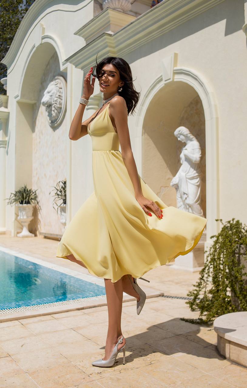 Sany Midi Dress in Light Banana Yellow Premium Knitwear