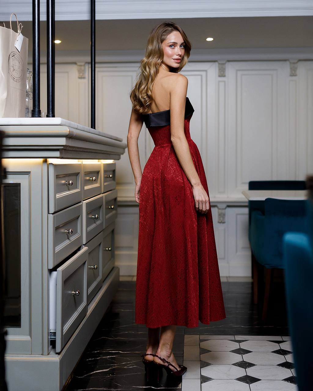 Elegant Women's Corset Midi Dress with Bow Detail