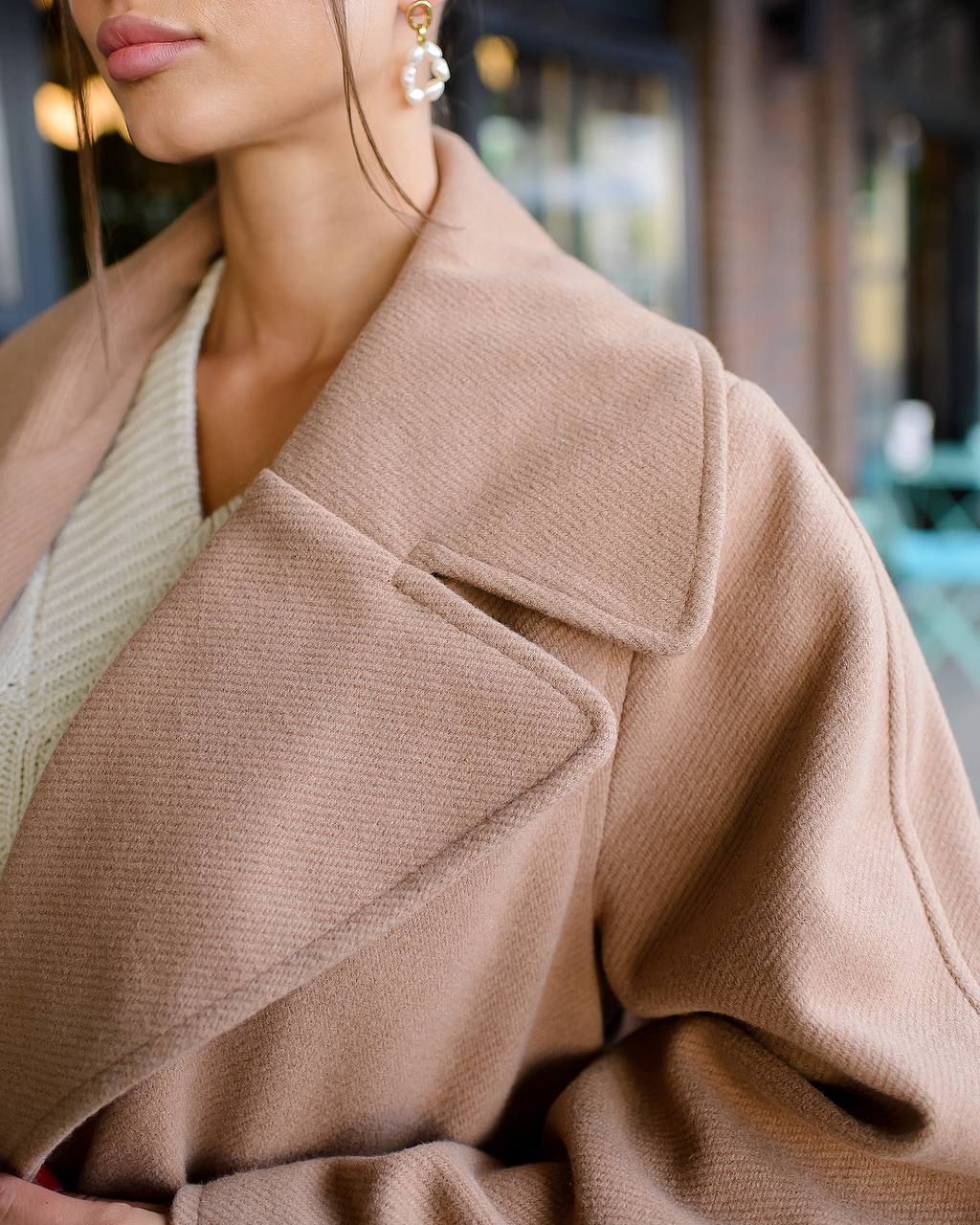 Oversized Women's Coat in Camel Color with Wool Thread