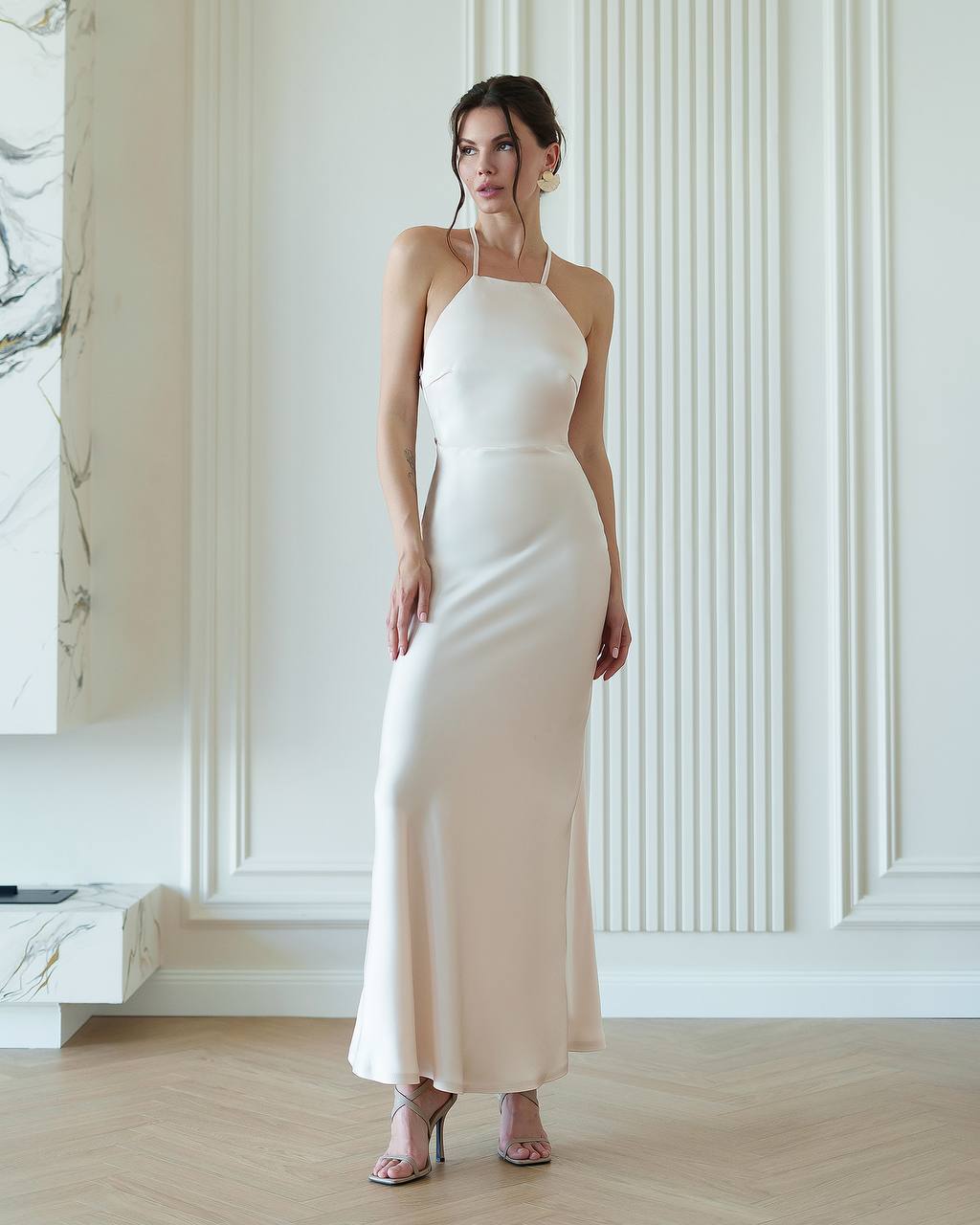 Elegant Women's Maxi Dress in Dense Satin Fabric