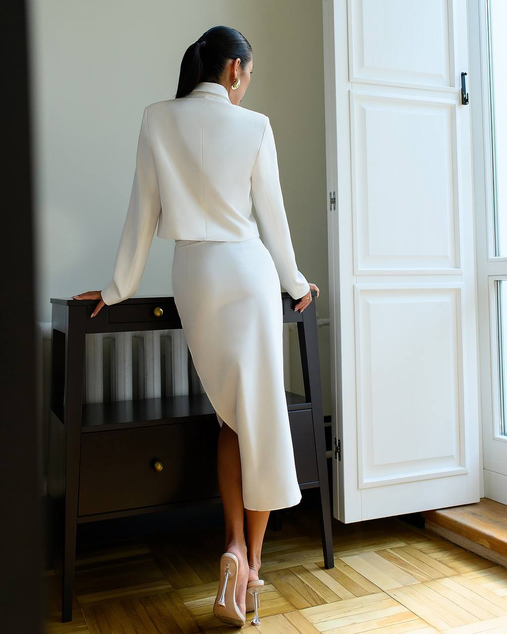 Elegant White Women's Suit Blazer and Skirt Set