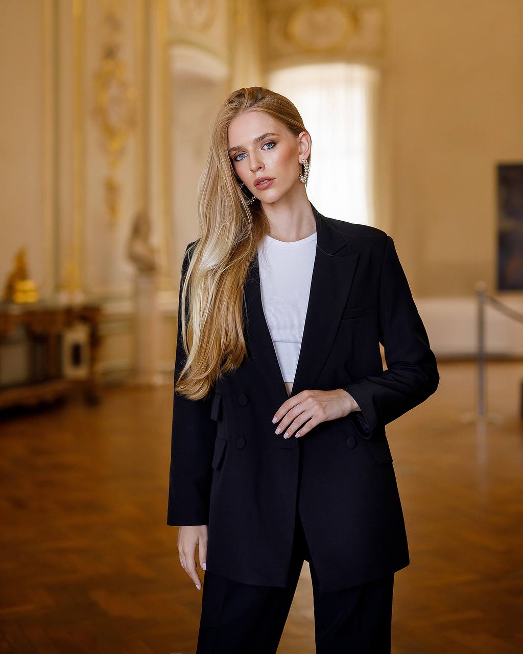 Women Elegant Double-Breasted Suit in Dense Luxury Diagonal Crepe