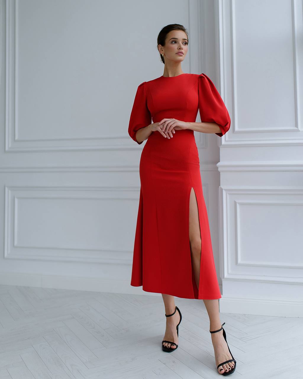 Elegant Women's Midi Dress with Puff Sleeves and Side Slit
