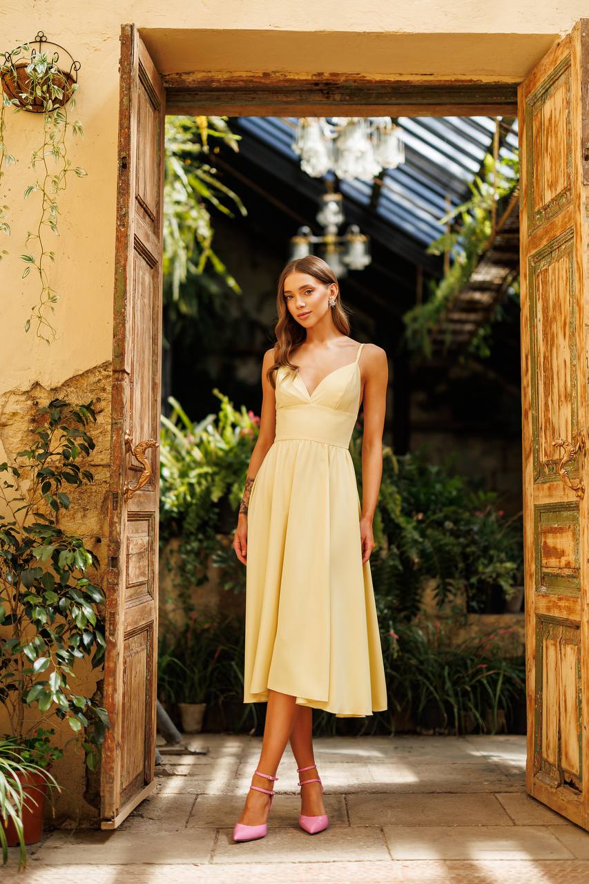 Sany Midi Dress in Light Banana Yellow Premium Knitwear