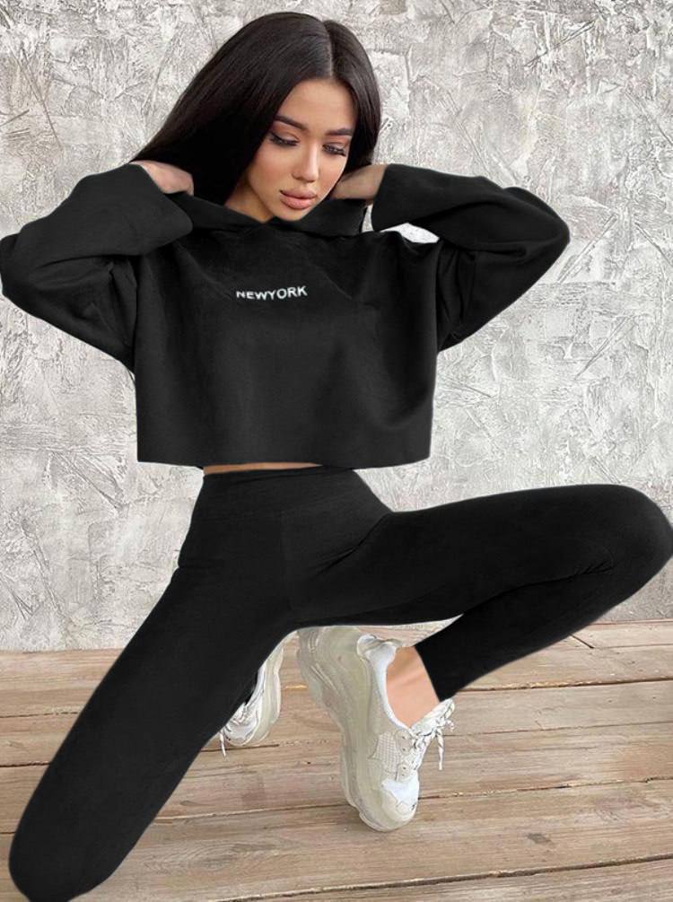 Stylish Black Crop Top and Leggings Set for Casual Wear and Outings