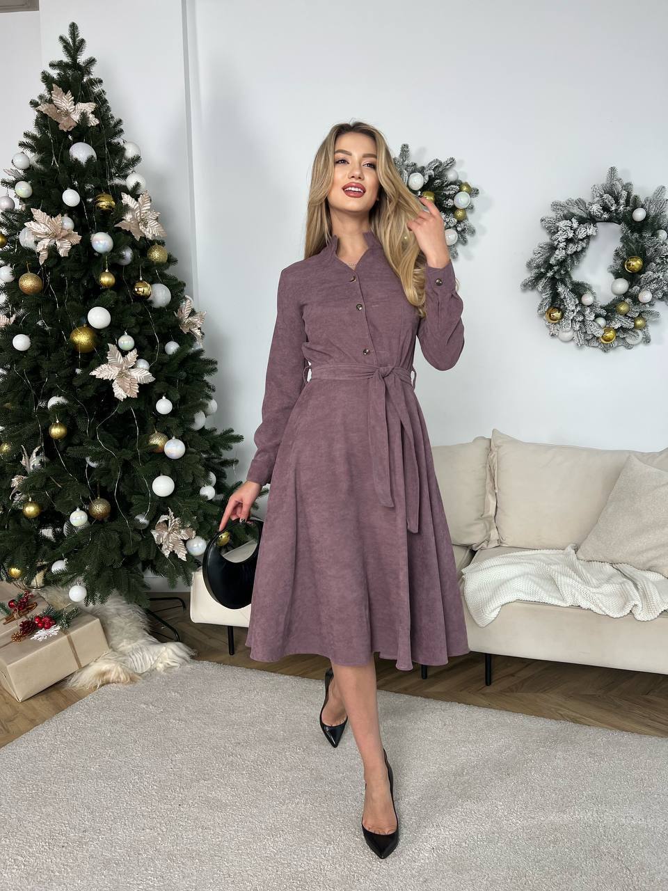 Elegant Burgundy Velvet Dress with Puff Sleeves