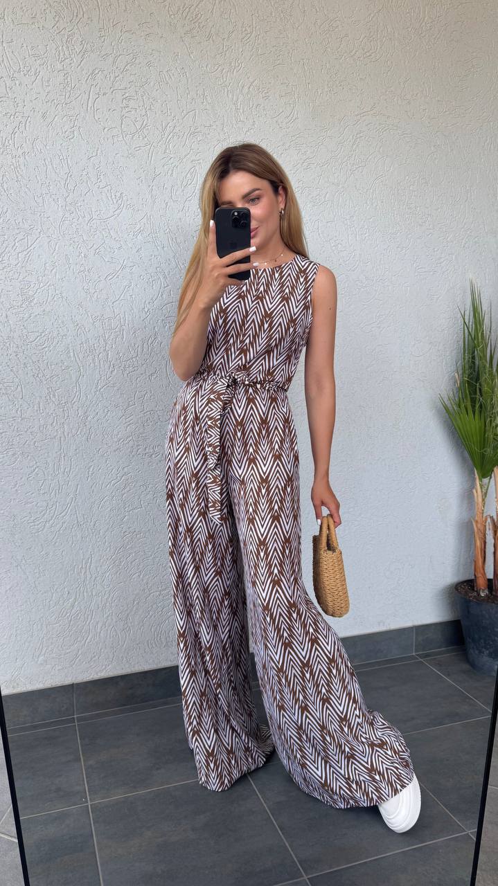 Wide Leg Culotte Jumpsuit with Side Pockets and Back Invisible Zipper