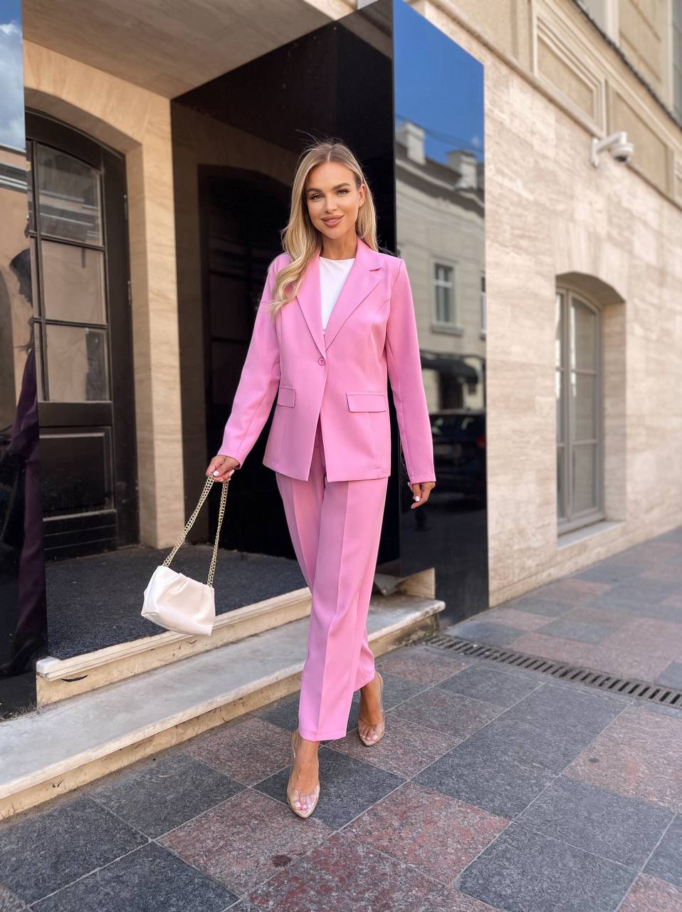 Stylish Pink Classic Suit For Elegant Occasions