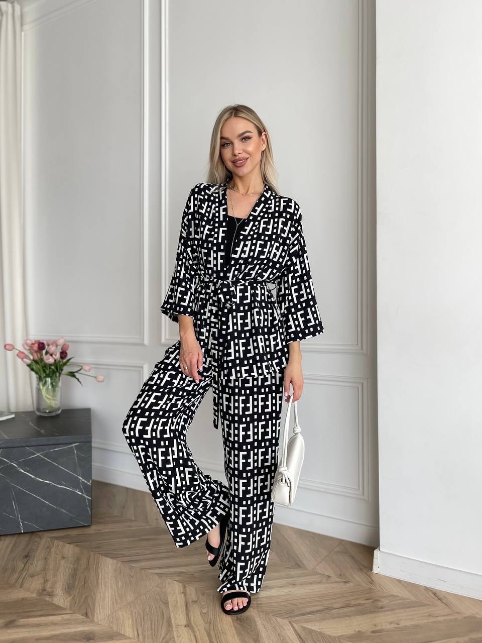 Lightweight Printed Two-Piece Suit for Summer Walks