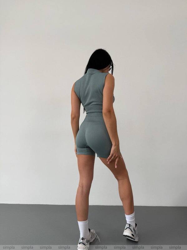Seamless Ribbed Two-Piece Set with Waist Toning and Zip-Up Top