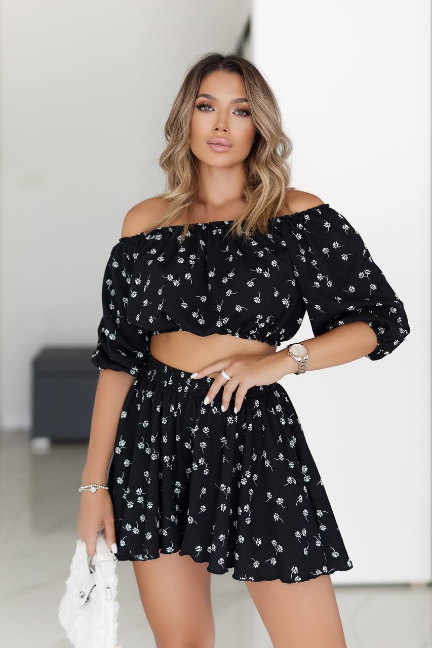 Feminine Black Floral Off-Shoulder Two-Piece Summer Outfit
