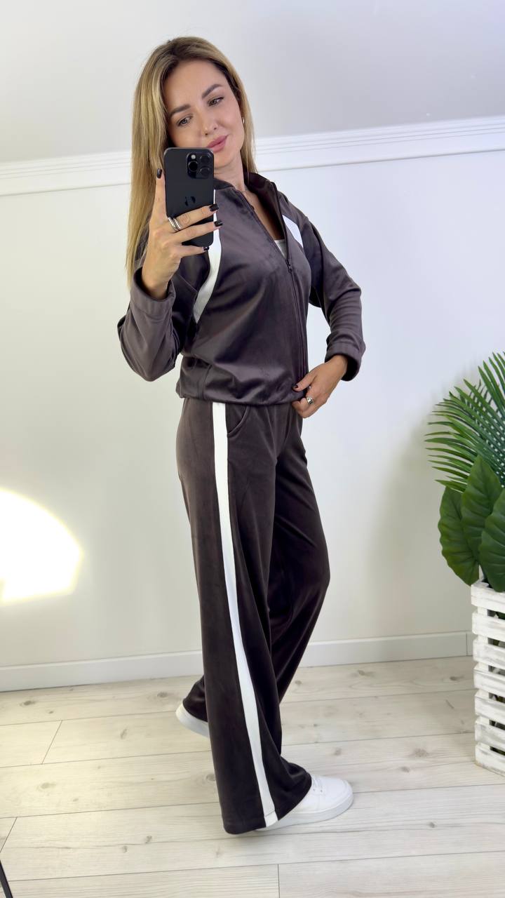 Velour Brown Tracksuit with White Stripe Casual Sportswear