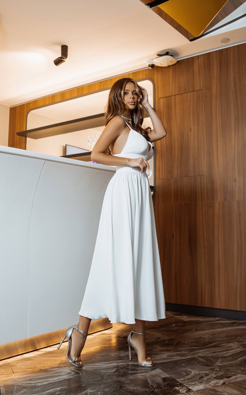 Sany Elegant Midi Dress in Premium Las Vegas Knitwear