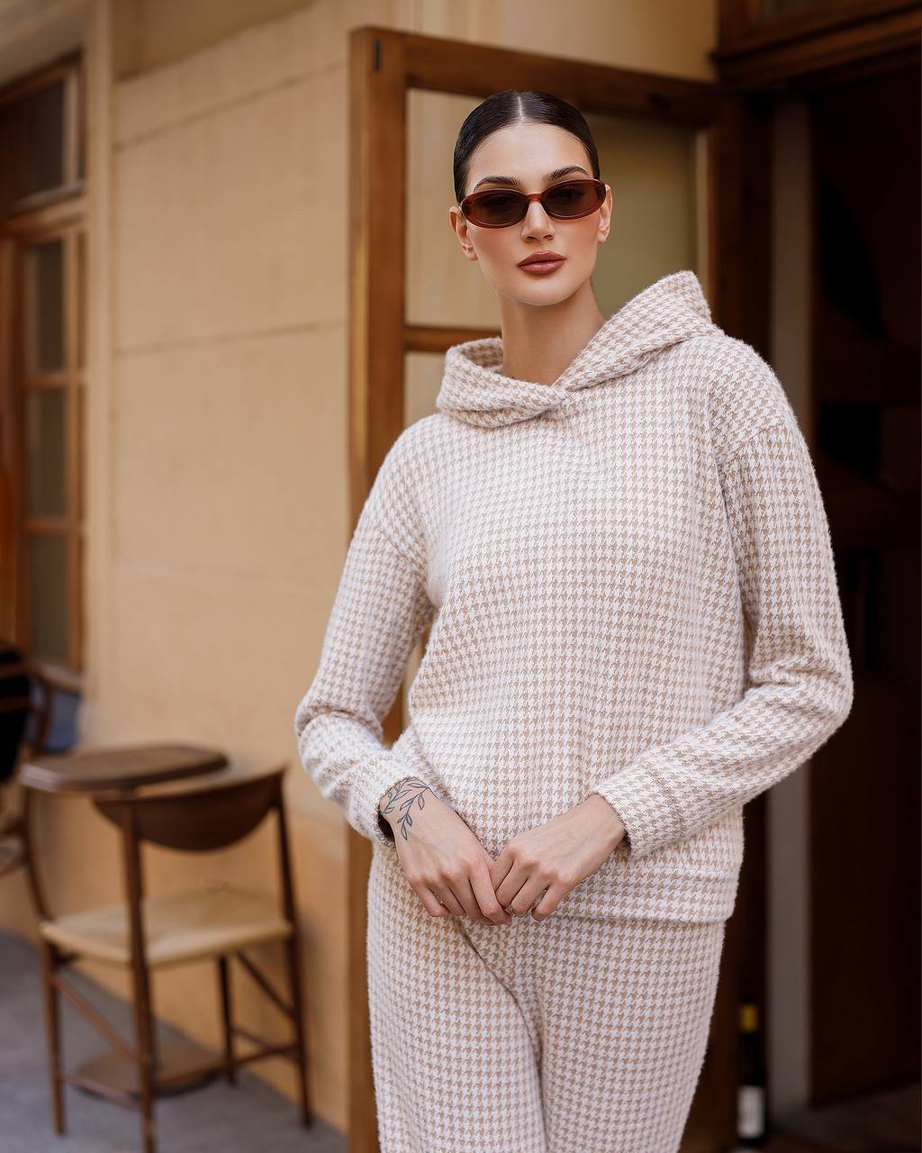 Womens Dense Knit Houndstooth Pattern Suit Imitation Rabbit Fur Beige