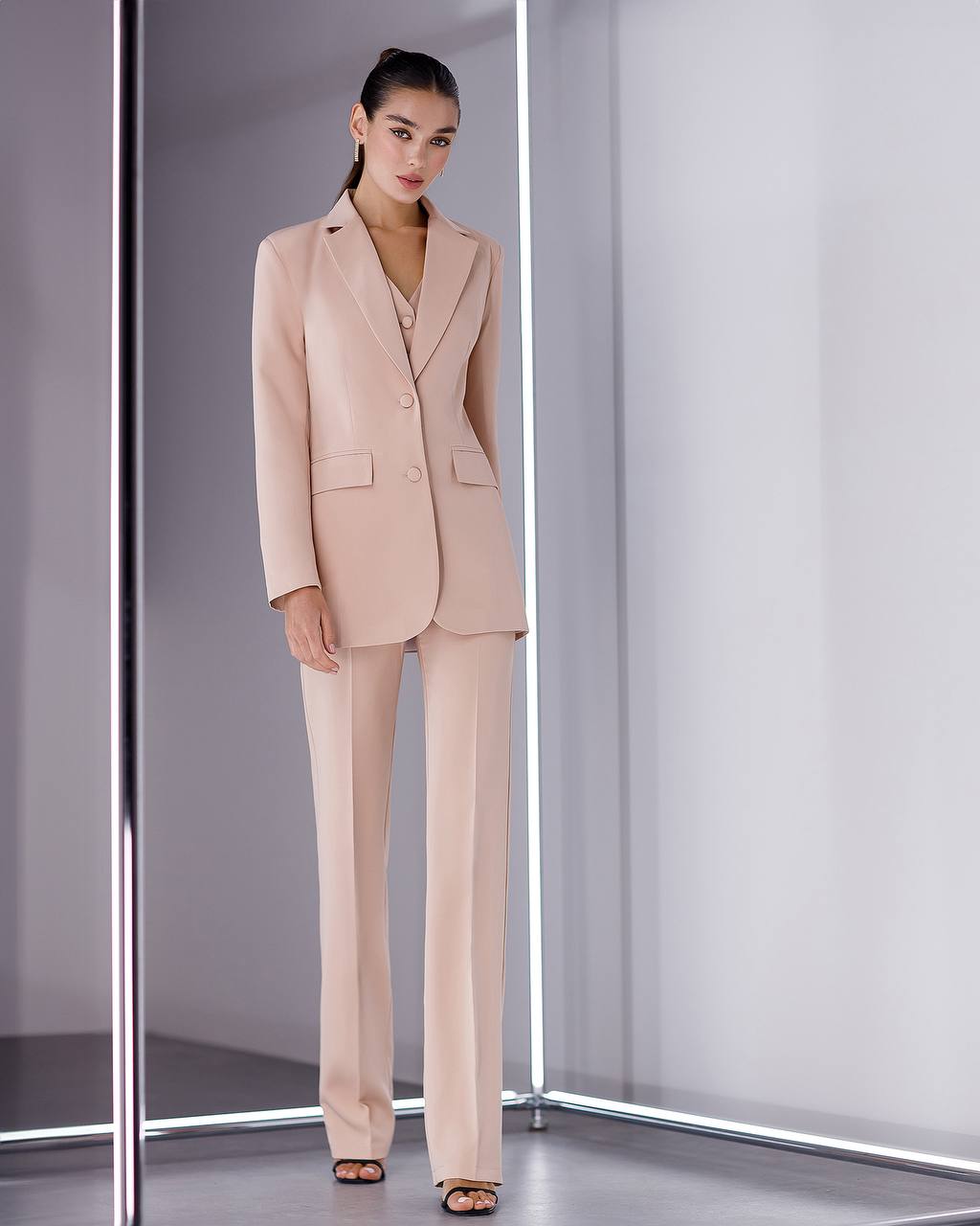Women's Three-Piece Suit with Vest in Diagonal Suit Crepe Fabric