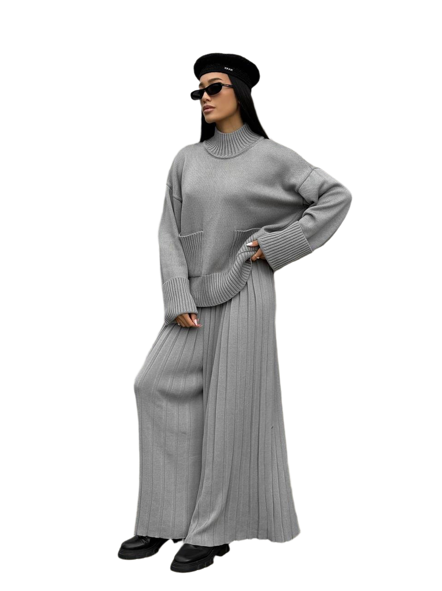 Womens Knit Sweater and Cropped Culotte Pants Suit