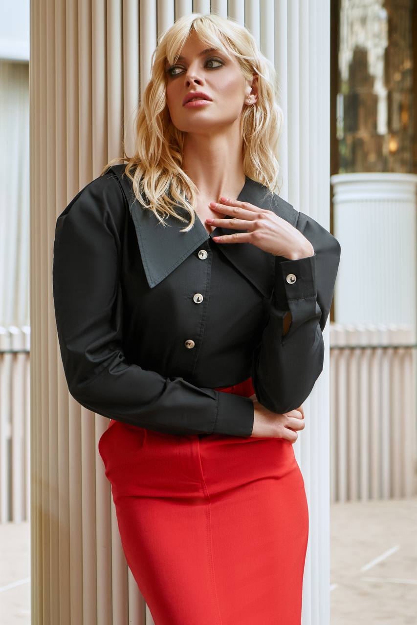 Elegant Dress Shirt in Black with Unique Collar and Long Sleeves