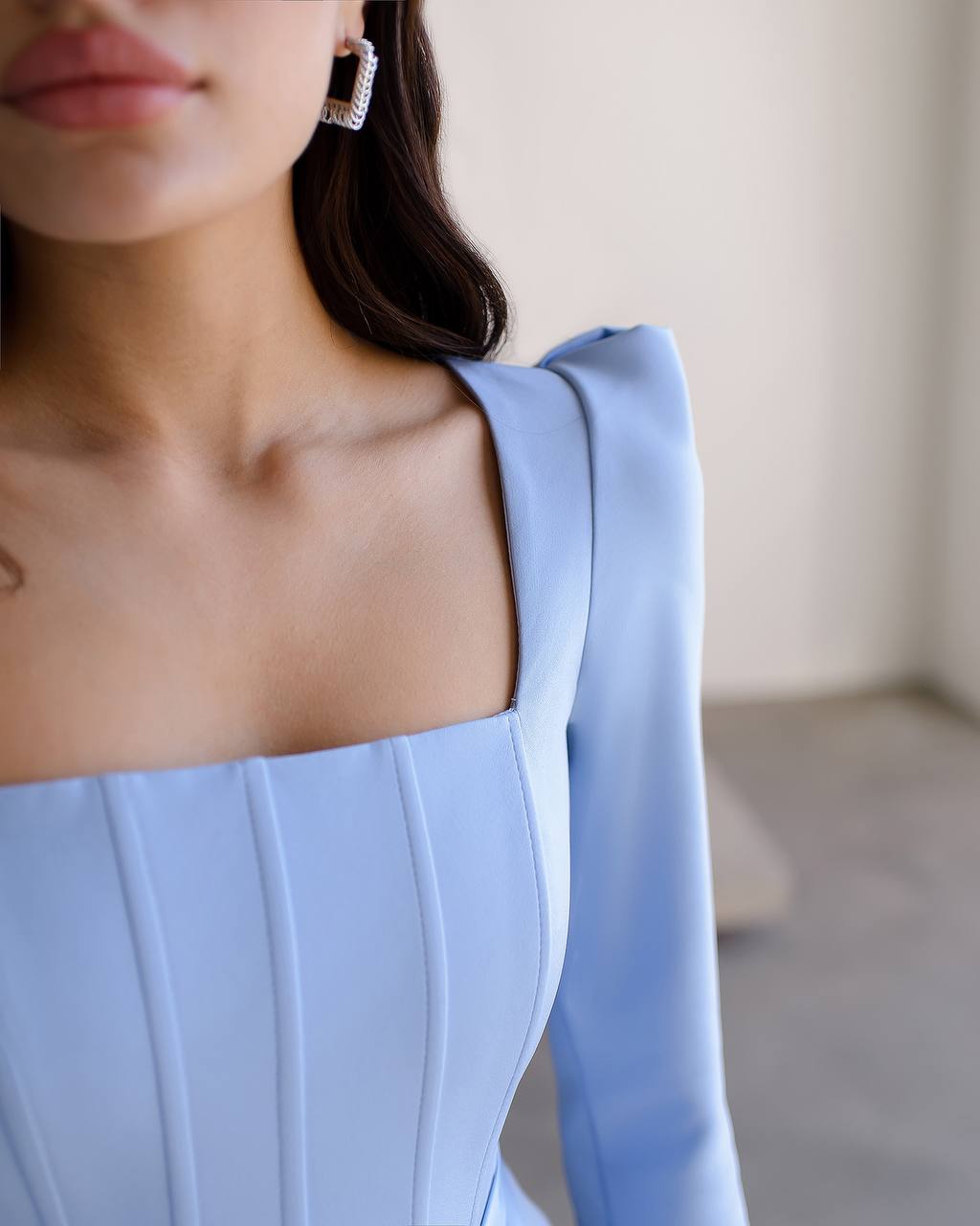 Womens Tailored Crepe Square Neck Midi Dress with Waist Tie
