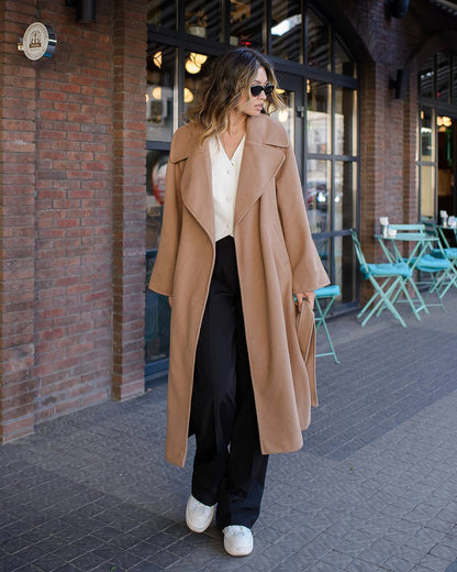Oversized Women's Coat in Camel Color with Wool Thread