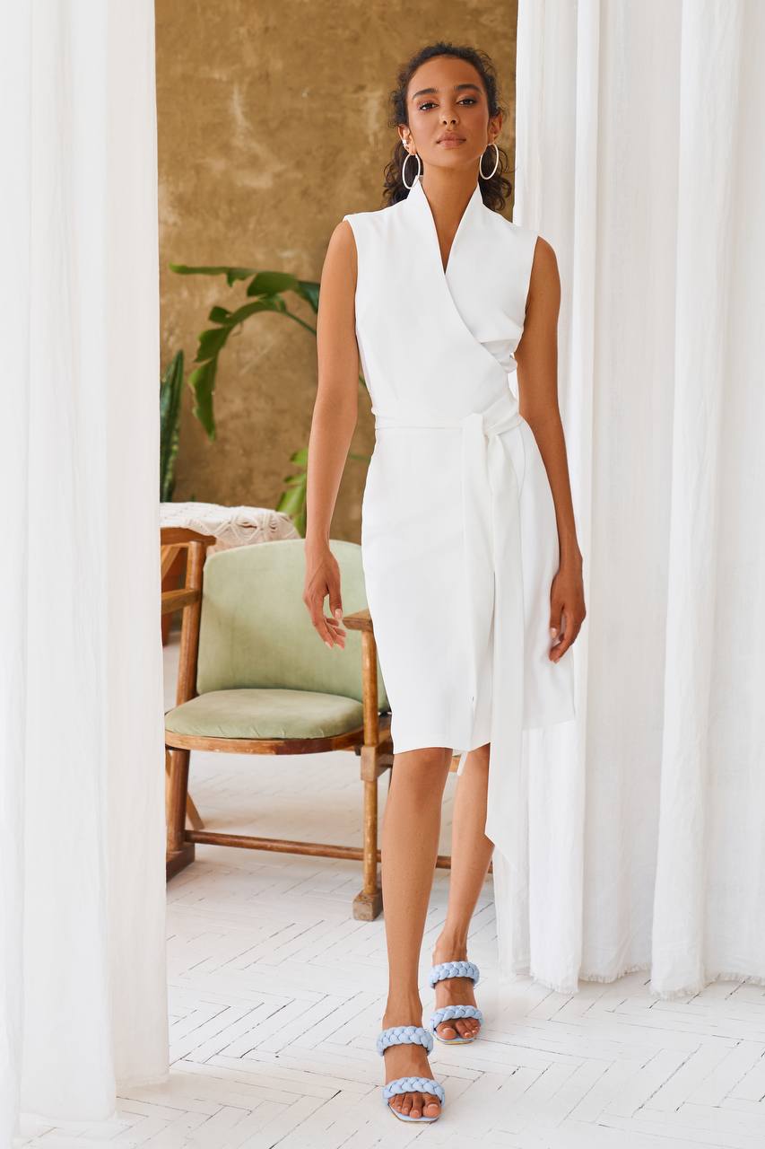 Elegant Sleeveless Wrap Dress with Belt in Classic Style
