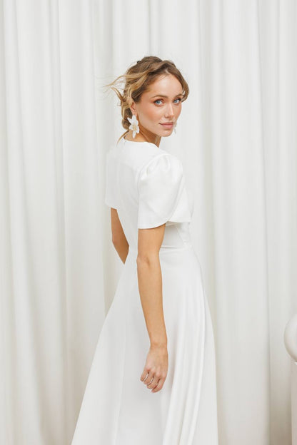 Elegant White Dress with Puff Sleeves for Women