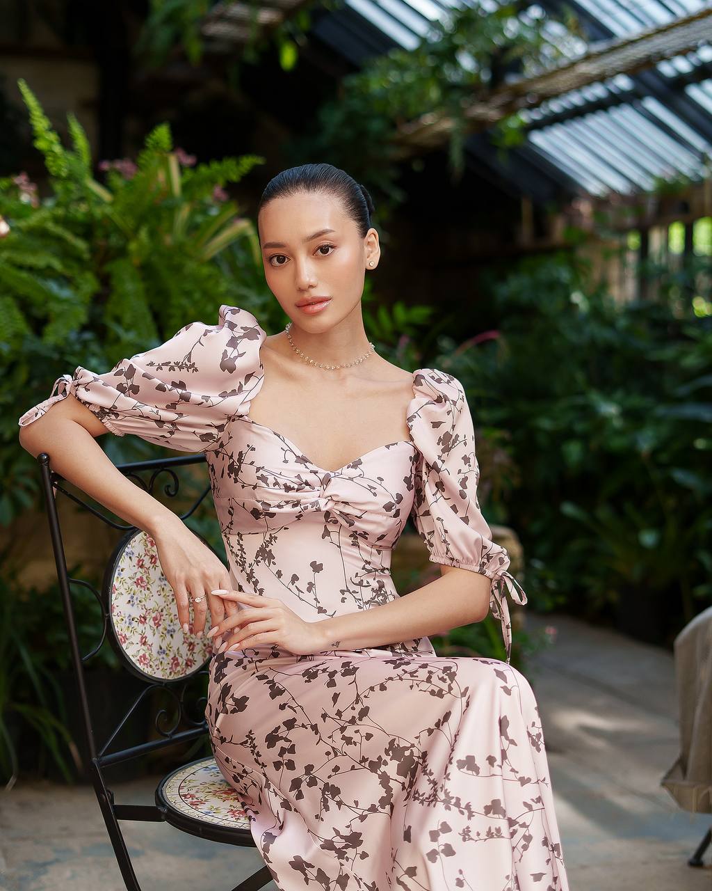 Elegant Printed Silk Midi Dress with Puff Sleeves