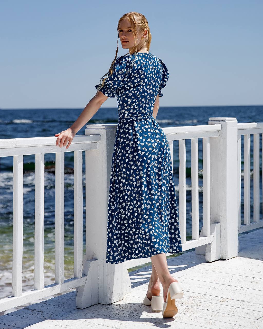 Elegant Blue Floral Midi Dress with Puff Sleeves