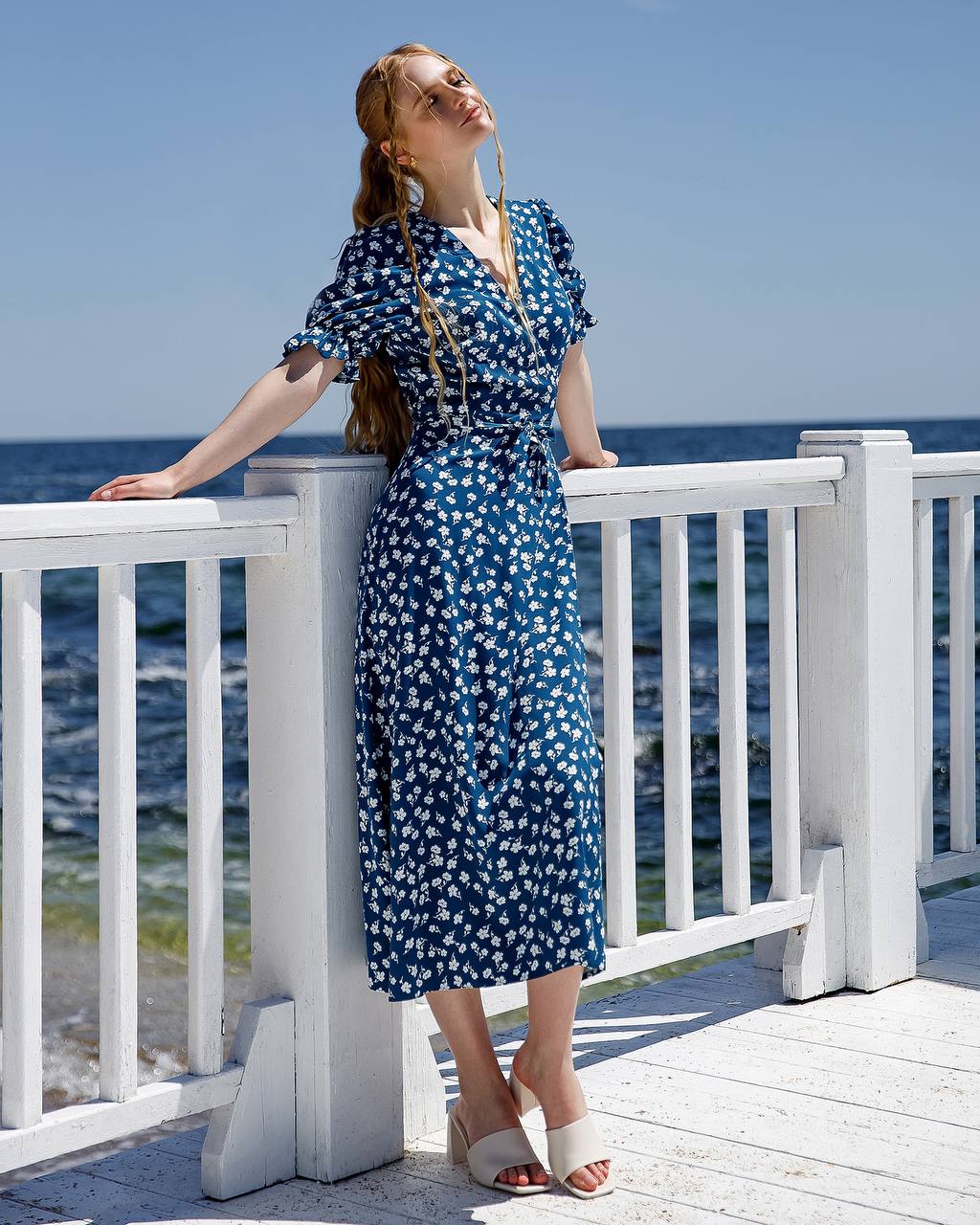Elegant Blue Floral Midi Dress with Puff Sleeves