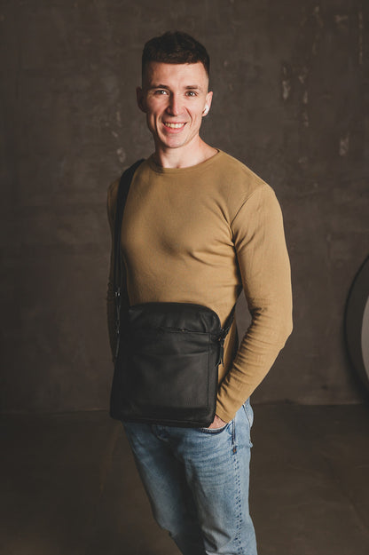 Handmade Mens Black Genuine Leather Messenger Bag Classic Crossbody