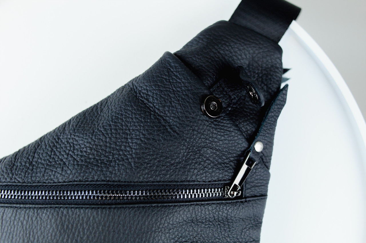 Handmade Mens Leather Crossbody Bag Skill Black