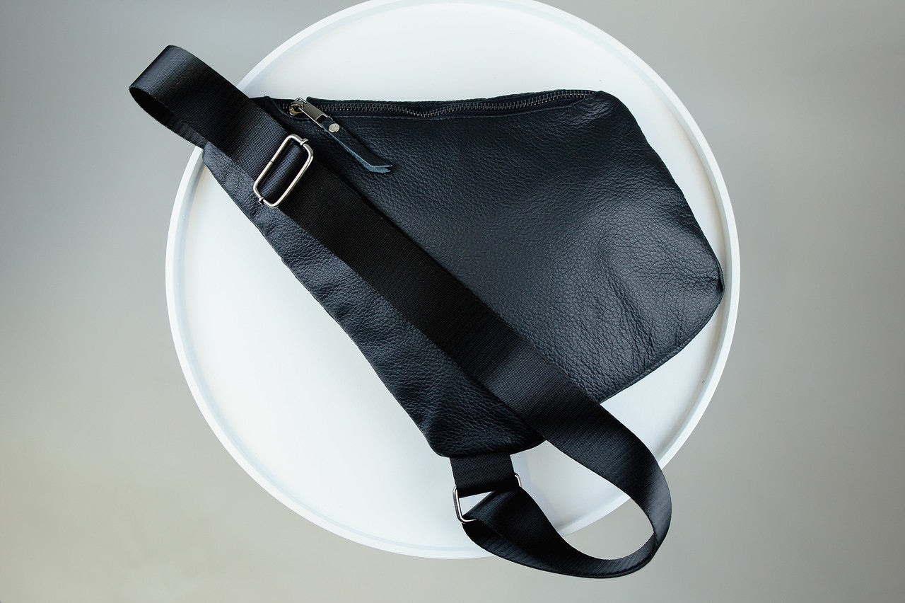 Handmade Mens Leather Crossbody Bag Skill Black